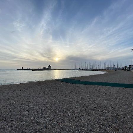 Dimora Novella Lejlighed Lido di Ostia Eksteriør billede