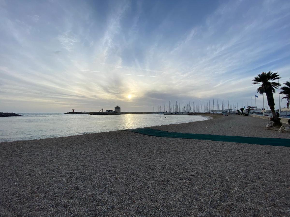 Dimora Novella Lejlighed Lido di Ostia Eksteriør billede